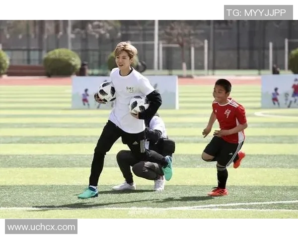 鹿晗在足球场上的精彩表现引发粉丝热议成为新一代足球明星的代表